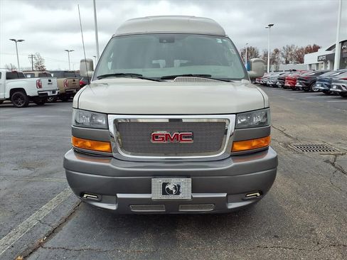 Used 2020 GMC Savana 2500 w/ Enhanced Convenience Package image 25