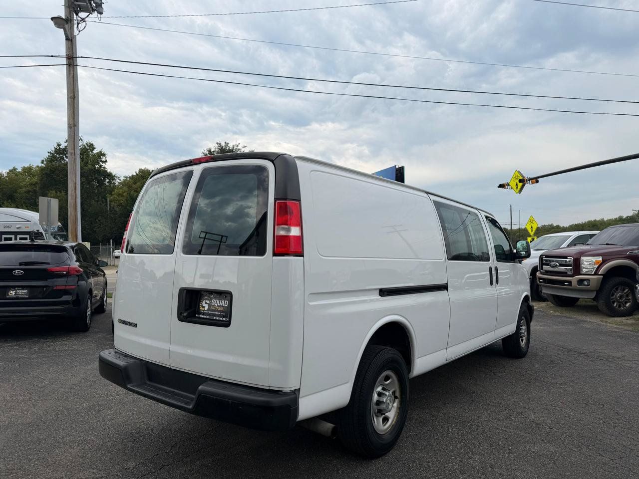 Used 2021 Chevrolet Express 2500 Extended w/ Driver Convenience Package RWD image 4