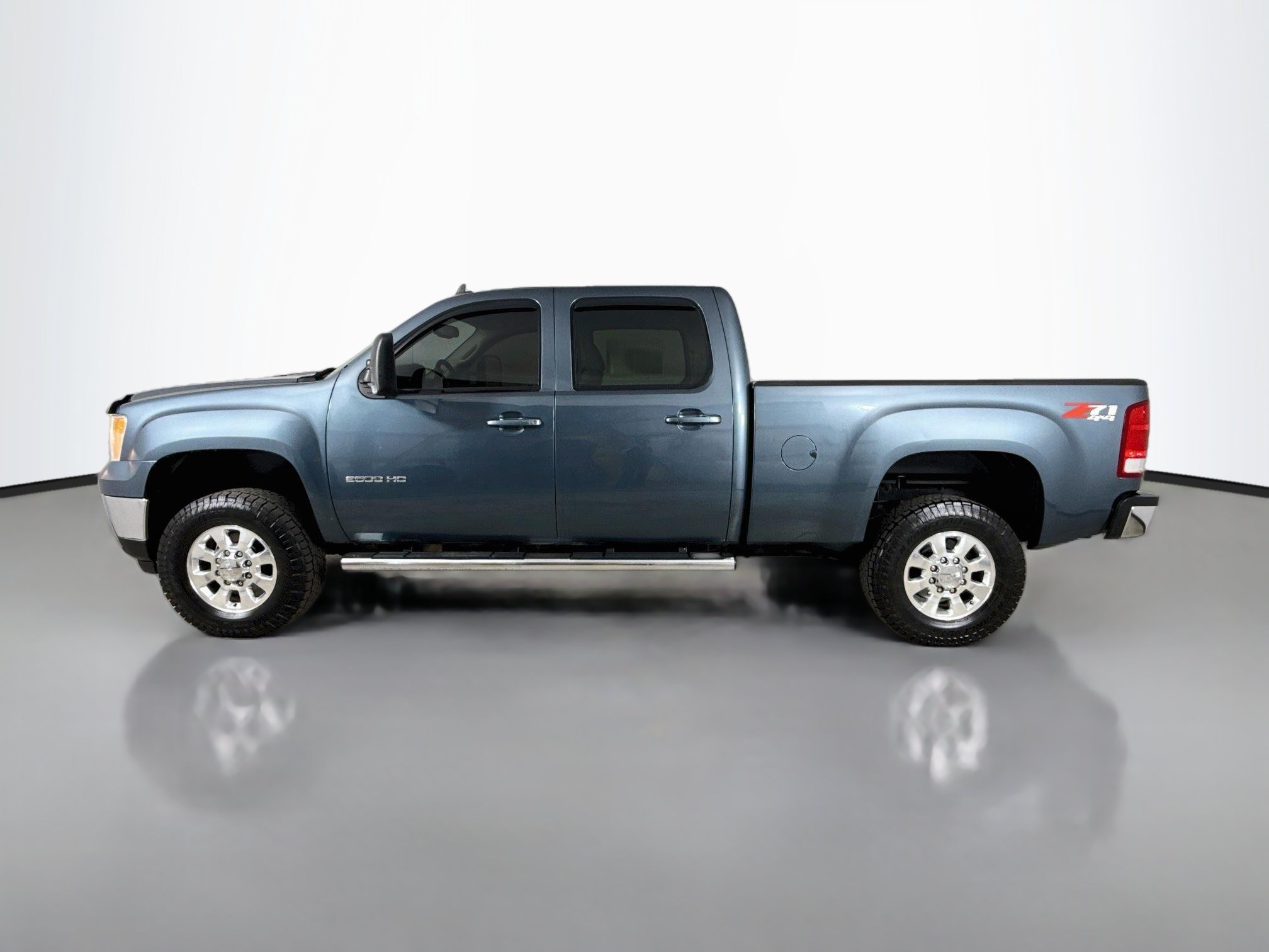 Used 2014 GMC Sierra 2500 SLT AWD/4WD image 4