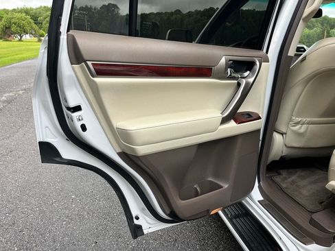 Used 2013 Lexus GX 460 w/ Comfort Plus Pkg AWD/4WD image 31