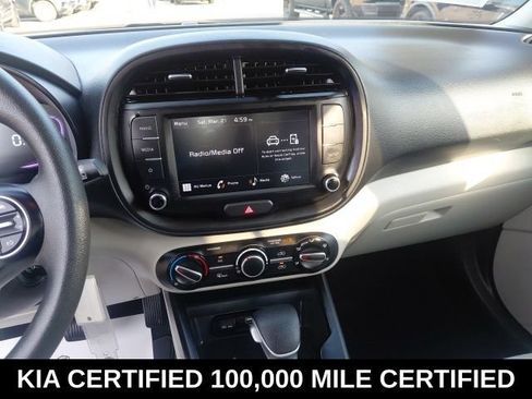 Certified 2025 Kia Soul LX FWD image 11