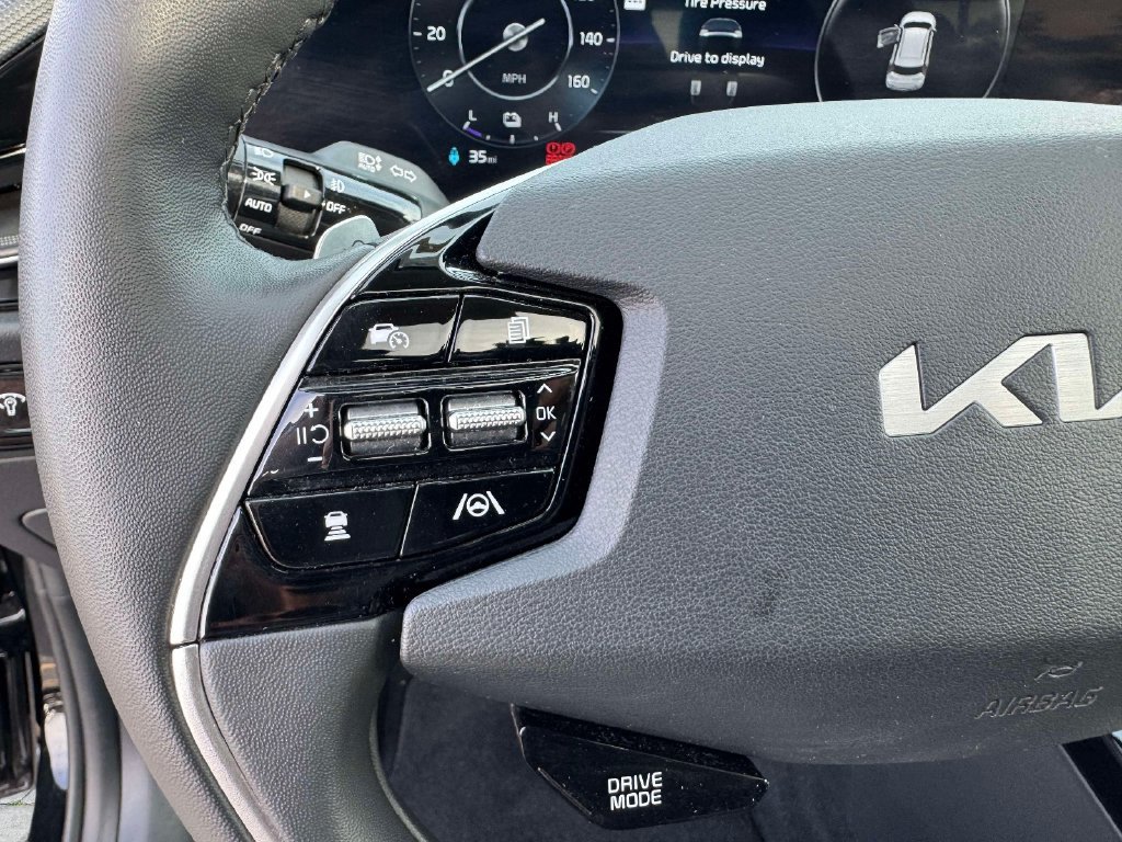 Certified 2025 Kia Niro Wave w/ Wave Preserve Package FWD image 23