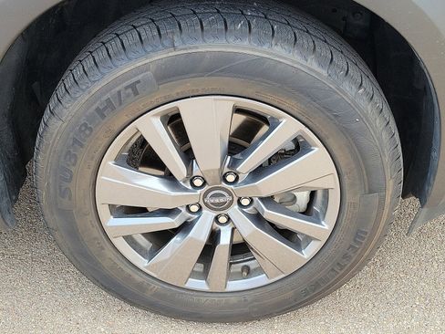 Used 2025 Nissan Pathfinder SV image 7