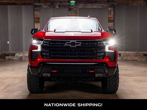 Used 2024 Chevrolet Silverado 1500 LT Trail Boss w/ Convenience Package II AWD/4WD image 4