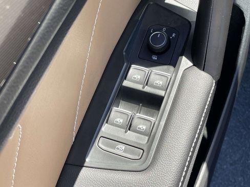 Certified 2024 Volkswagen Tiguan SE R-Line image 15