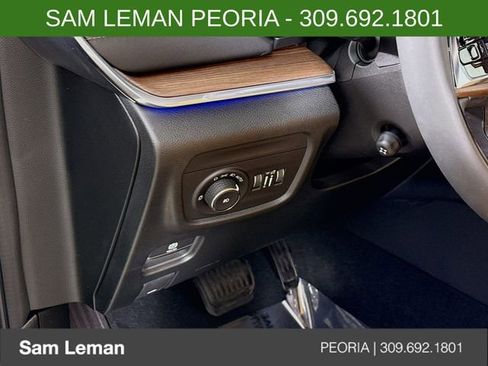 New 2025 Jeep Grand Cherokee Summit w/ Obsidian Package image 10