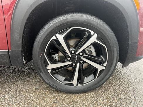 Used 2023 Chevrolet TrailBlazer RS w/ Sun and Liftgate Package image 13