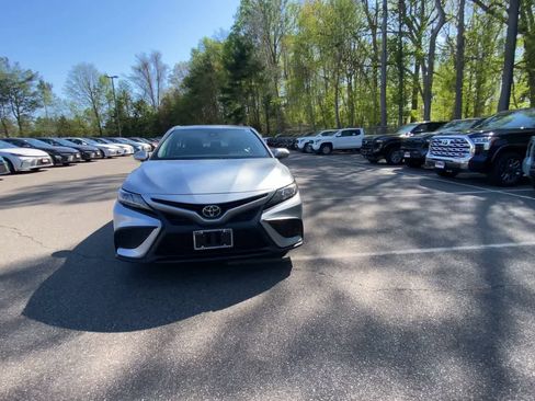 Used 2024 Toyota Camry SE FWD image 6