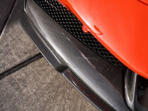 Used 2022 Ferrari SF90 Spider image 8