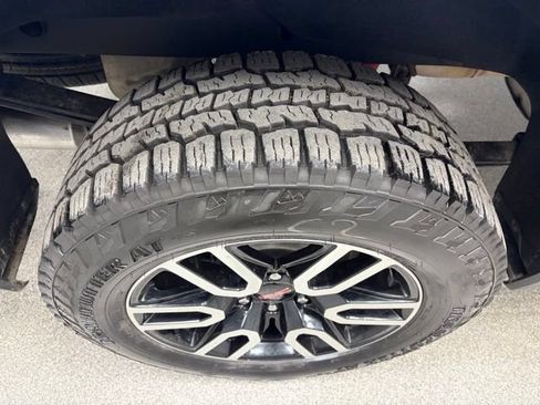 Used 2023 GMC Sierra 1500 AT4 w/ Technology Package AWD/4WD image 15