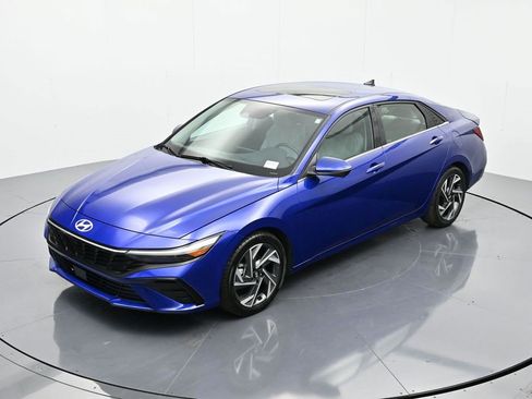 Used 2024 Hyundai Elantra Limited image 38