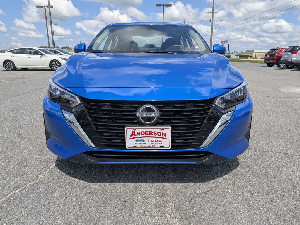 Used 2025 Nissan Sentra SV FWD image 9