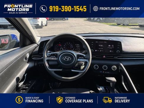 Used 2022 Hyundai Elantra SE FWD image 19