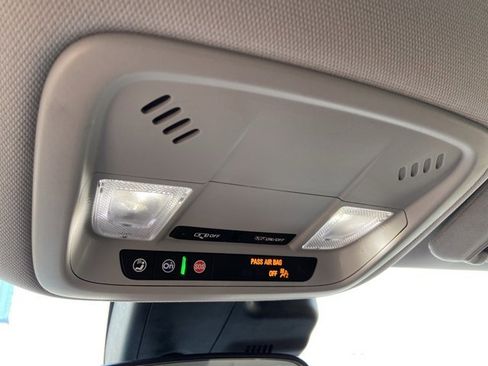 Used 2024 Chevrolet Malibu LT image 40