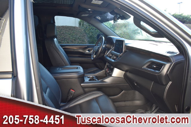 Used 2023 Chevrolet Suburban Z71 w/ Luxury Package AWD/4WD image 31