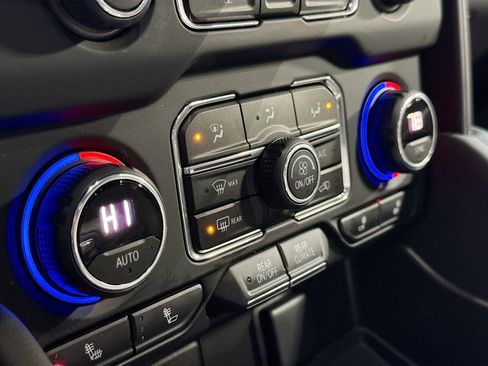 Used 2022 Chevrolet Tahoe LT image 16