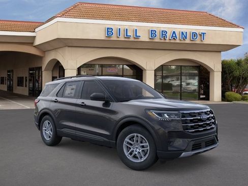 Used 2026 Ford Explorer Active AWD/4WD image 1
