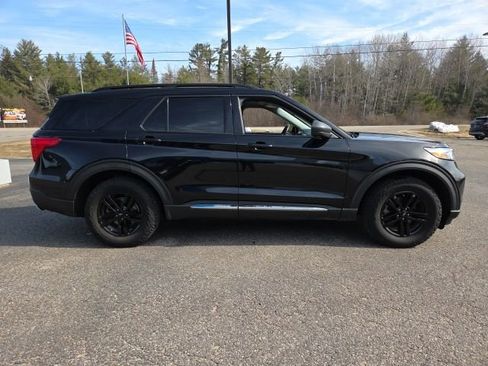 Used 2022 Ford Explorer XLT image 27