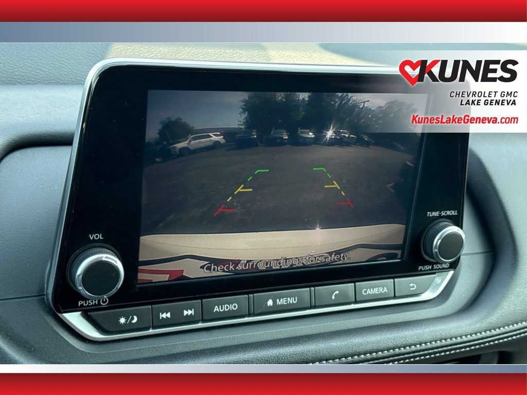 Used 2024 Nissan Rogue S FWD image 34