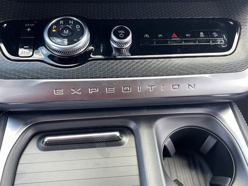 New 2025 Ford Expedition Max Platinum w/ Stealth Performance Package image 6