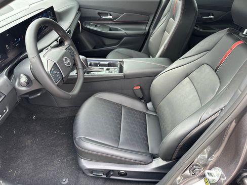 New 2026 Nissan Sentra SR w/ SR Premium Package FWD image 10