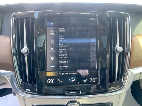 Used 2020 Volvo S90 T6 Inscription image 17