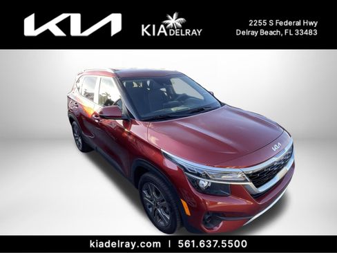 Certified 2022 Kia Seltos S image 1