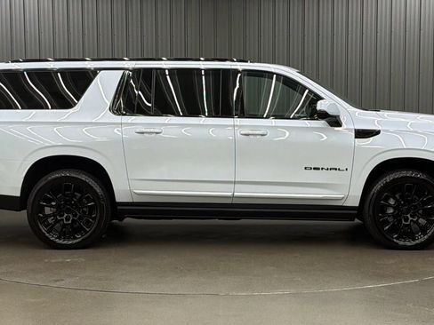 Used 2026 GMC Yukon XL Denali w/ Sun & Power Step Package AWD/4WD image 6
