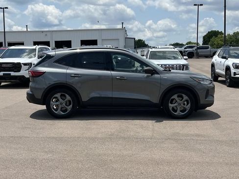 Used 2025 Ford Escape ST-Line FWD image 3