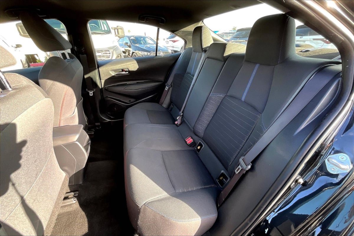 Used 2020 Toyota Corolla SE w/ Carpet Mat Package (TMS) FWD image 23
