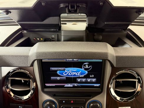 Used 2014 Ford F250 Lariat w/ Chrome Package image 28