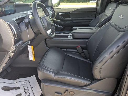 New 2026 Ford Expedition Platinum w/ Stealth Appearance Package AWD/4WD image 13