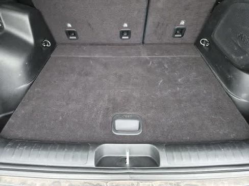 Used 2022 Jeep Cherokee Latitude Lux w/ Sun & Sound Group AWD/4WD image 34
