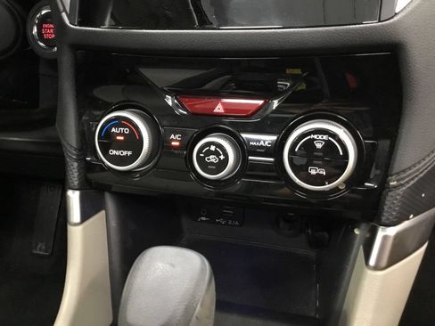 Used 2023 Subaru Forester Premium AWD/4WD image 28