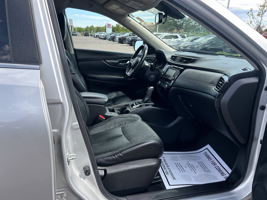 Used 2018 Nissan Rogue SL AWD/4WD image 12