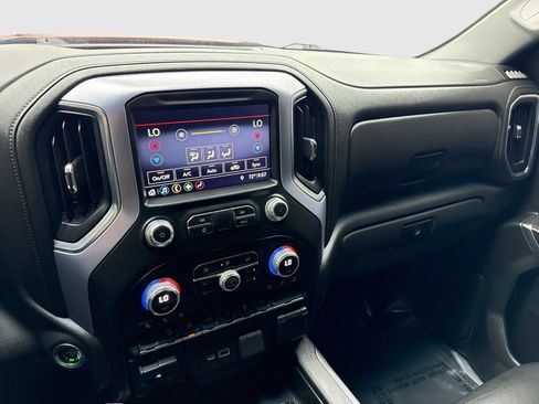 Used 2019 GMC Sierra 1500 SLT AWD/4WD image 28