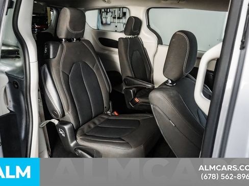 Used 2023 Chrysler Voyager LX FWD image 19