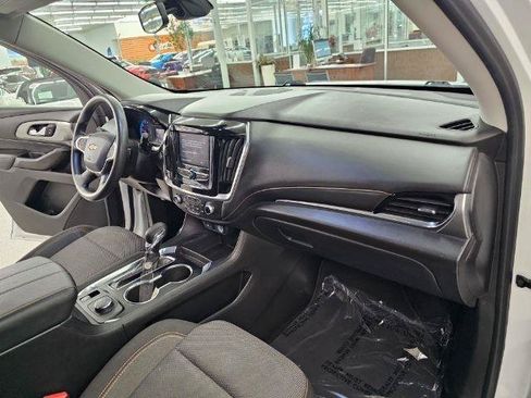 Used 2021 Chevrolet Traverse LS AWD/4WD image 14
