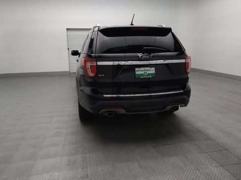 Used 2018 Ford Explorer XLT w/ Equipment Group 202A FWD image 6