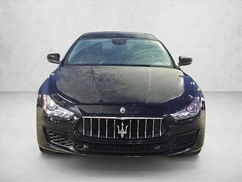 Used 2018 Maserati Ghibli RWD image 2