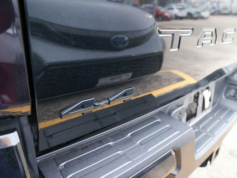 Used 2024 Toyota Tacoma TRD Off-Road image 12