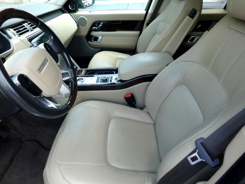 Used 2018 Land Rover Range Rover Supercharged image 9