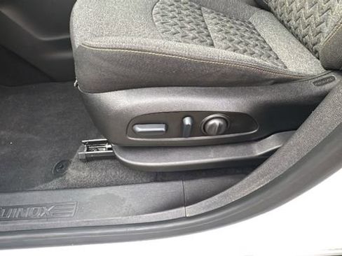 Used 2024 Chevrolet Equinox LT image 8