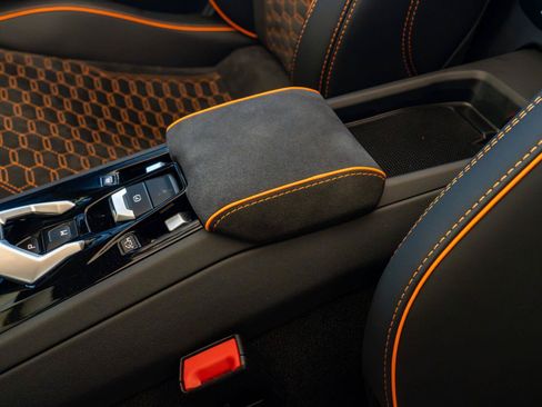 Used 2023 Lamborghini Huracan EVO RWD image 59