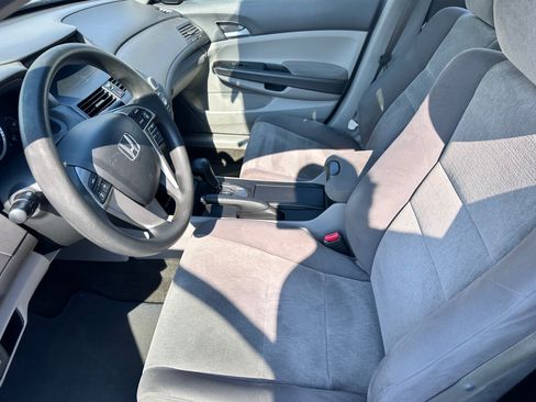 Used 2010 Honda Accord LX image 5