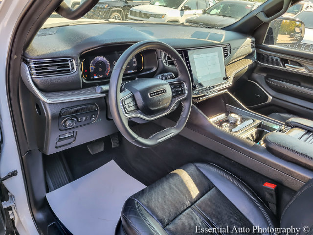 Used 2024 Jeep Wagoneer L Series II AWD/4WD image 9