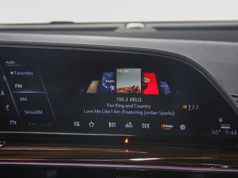 Used 2022 Cadillac Escalade Premium Luxury RWD image 15