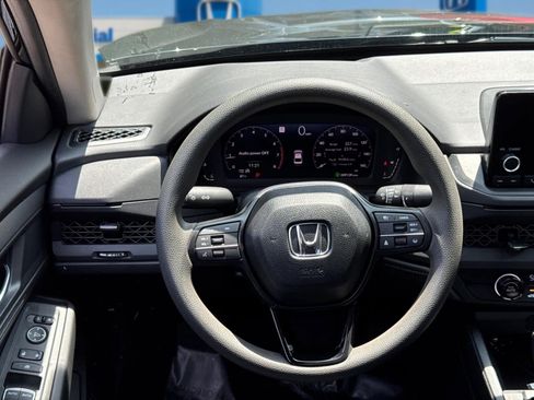 Used 2025 Honda Accord LX image 17
