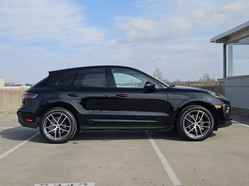Certified 2025 Porsche Macan image 9