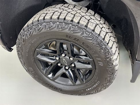 Used 2021 Chevrolet Silverado 1500 LT Trail Boss w/ Convenience Package II AWD/4WD image 32